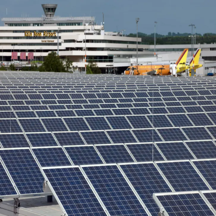 Aufdachanlage Flughafen Köln/Bonn