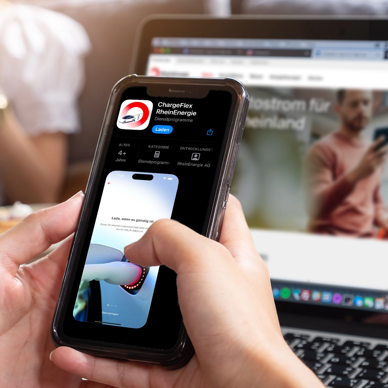 Handybildschirm zeigt den Button für die ChargeFlex-App