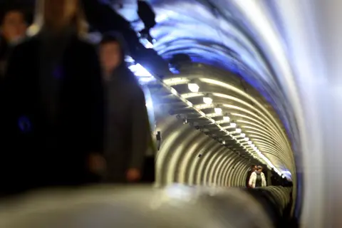 Fernwärmetunnel unter dem Rhein