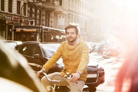 Radfahrer in der Innenstadt.