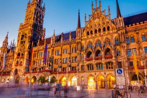 Marienplatz mit Rathaus in München
