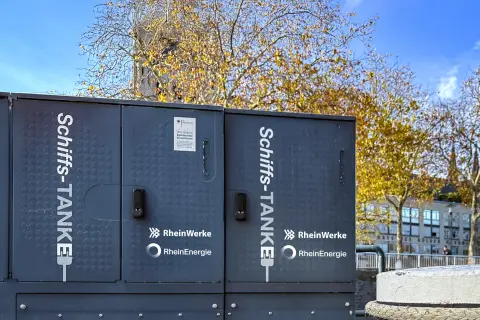 Ladesäule im Rheinauhafen