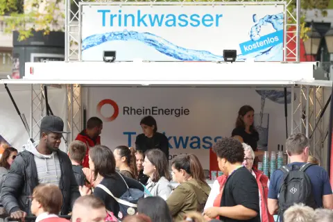 Die Trinkwassertheke zum Ausleihen für Ihr Fest.