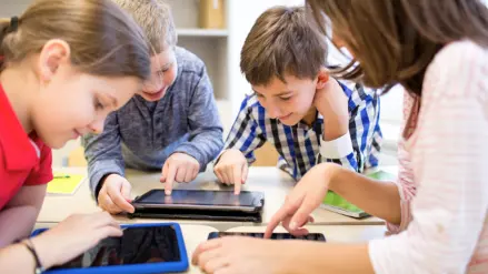 Schüler am Tablet