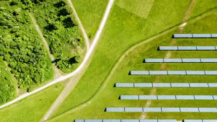 Freiflächen Solaranlagen liefern Erneuerbare Energie für den Ökostrom