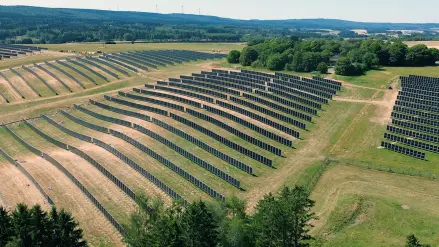 Freiflächen Solaranlagen liefern Erneuerbare Energie für den Ökostrom