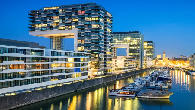 Rheinauhafen bei Nacht