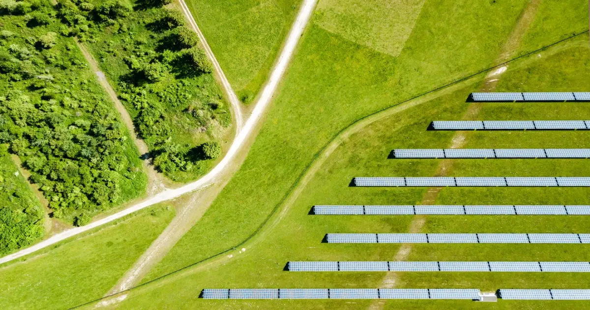 Freiflächen Solaranlagen liefern Erneuerbare Energie für den Ökostrom