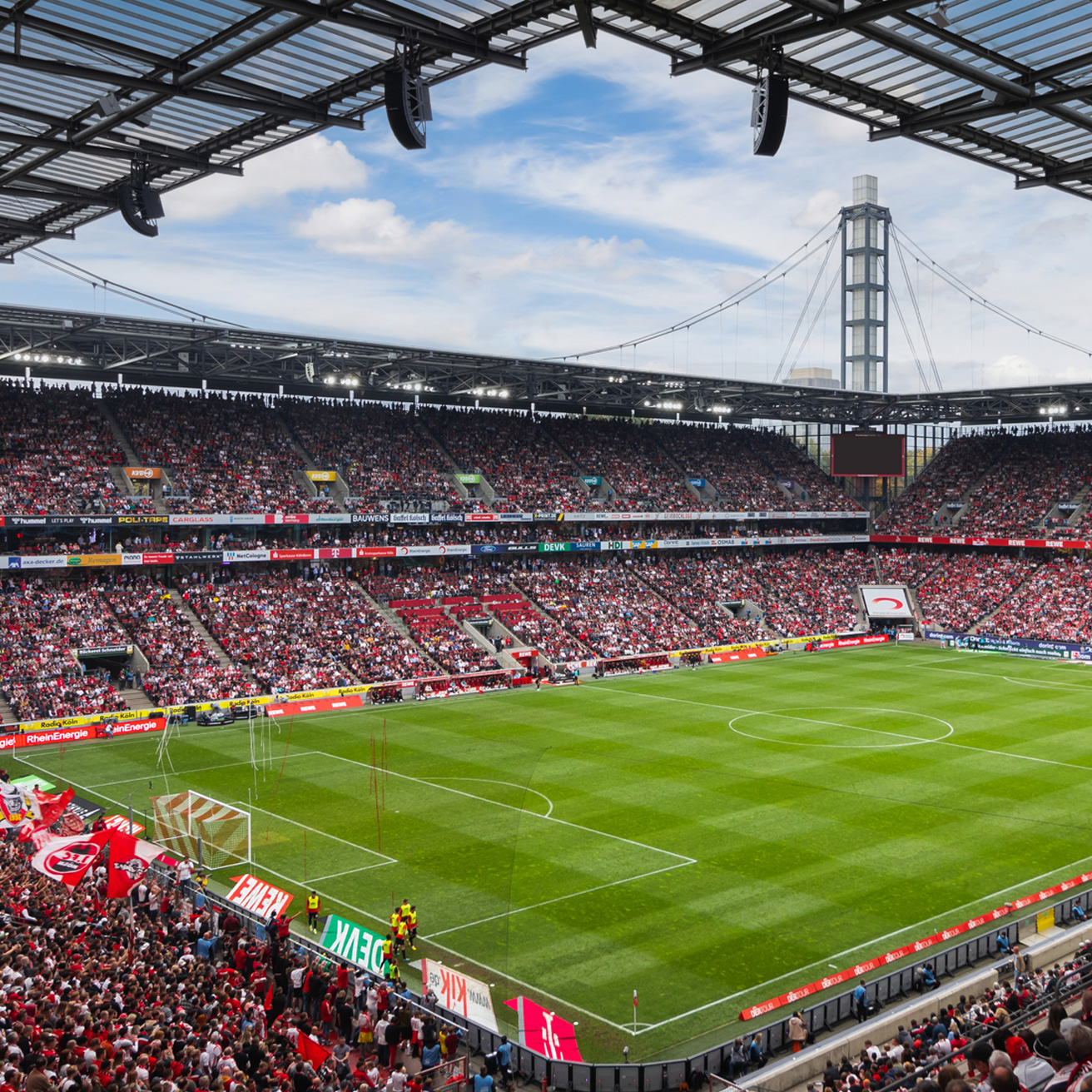 Volles RheinEnergieStadionbei den Heimspielen des 1. FC Köln