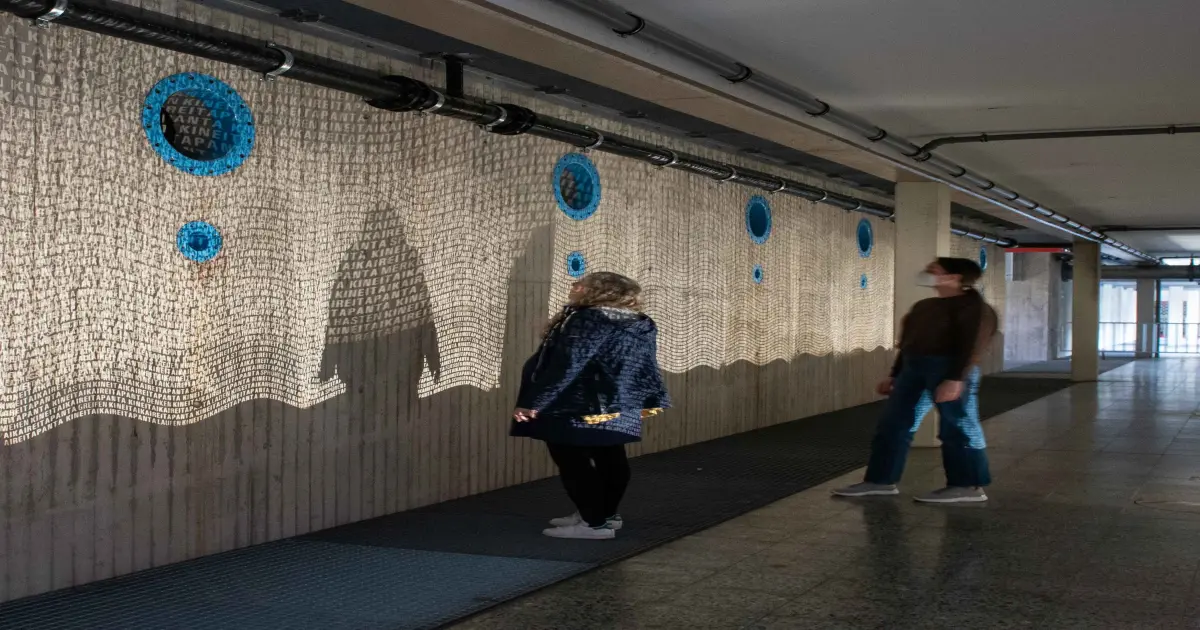 Ein Werk aus der Lichtkunstausstellung „PANTA RHEI. Alles fließt.“