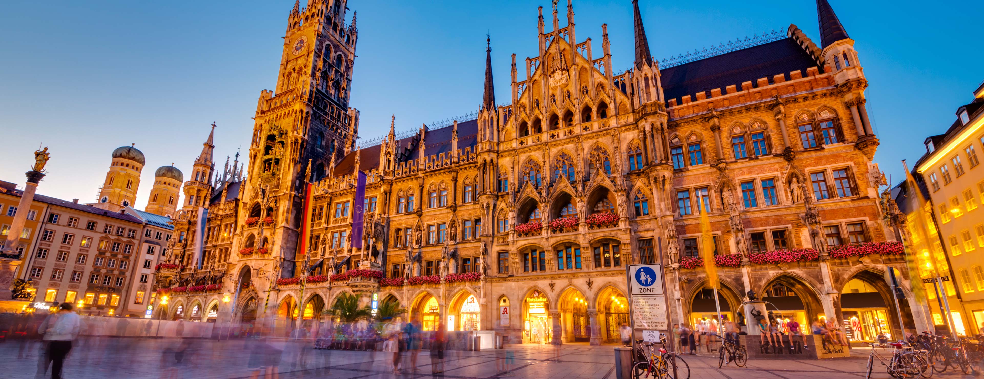 Marienplatz mit Rathaus in München