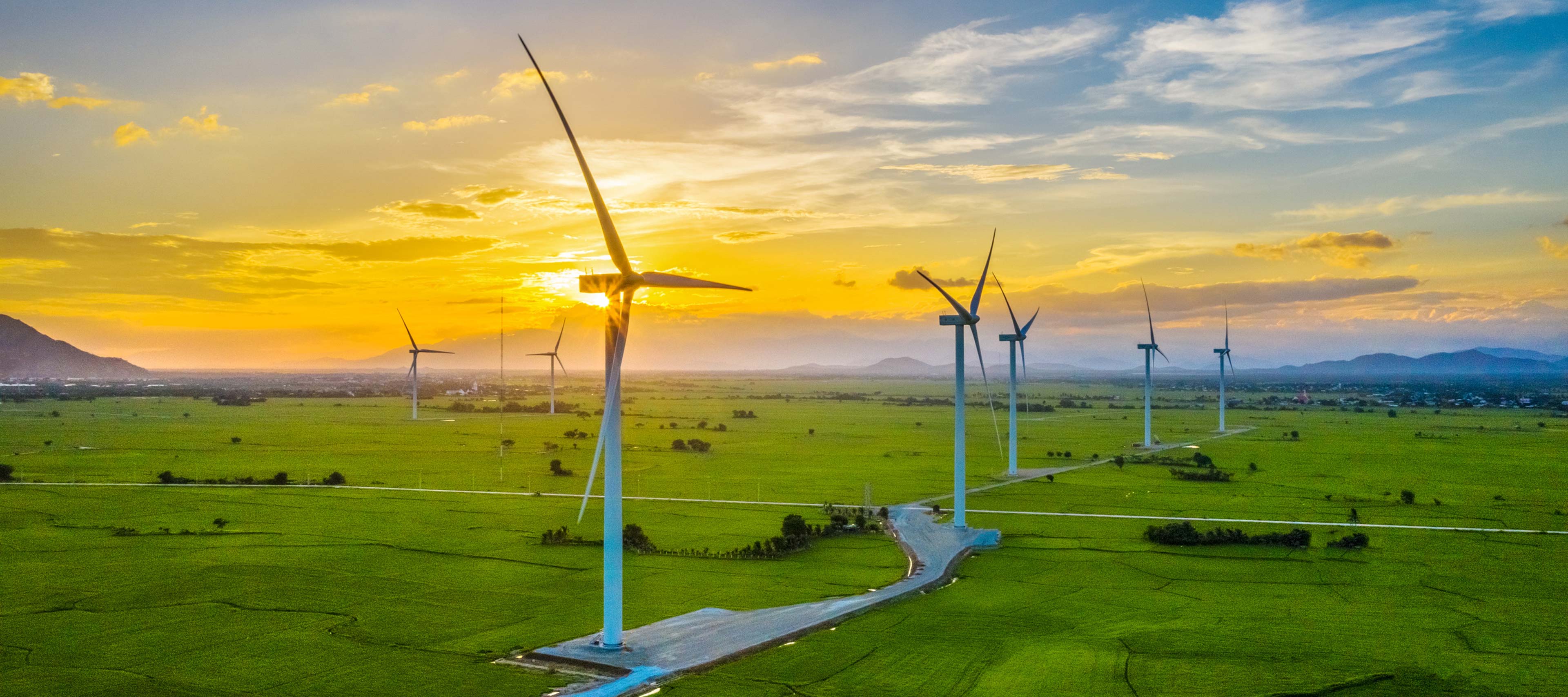 Windkraftanlagen erzeugen Strom für Grünstrom-Individual.